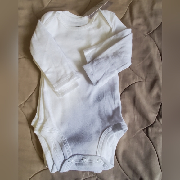 WHITE BABY ONESIES AND BODYSUITS 3 SETS - Picture 1 of 5